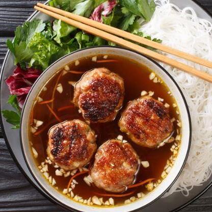 Vietnamese delight  with chef Thuy  en anglais seulement